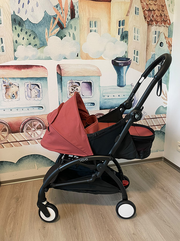 Stokke Yoyo 5 s novorozeneckým setem Berry
